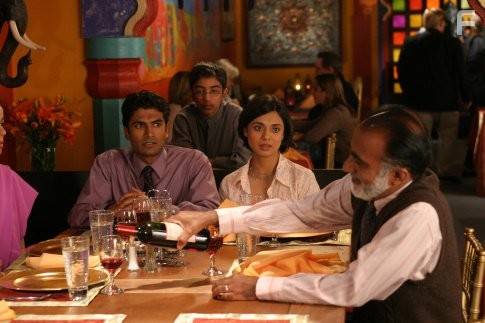 Sendhil Ramamurthy and Anjali Jay in Свидание вслепую (2006)