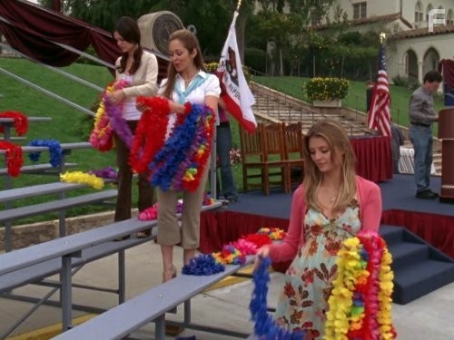 Mischa Barton, Autumn Reeser, and Rachel Bilson in О.С. - Одинокие сердца (2003)