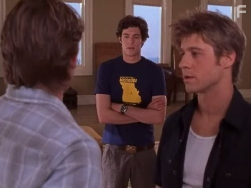 Adam Brody and Ben McKenzie in О.С. - Одинокие сердца (2003)