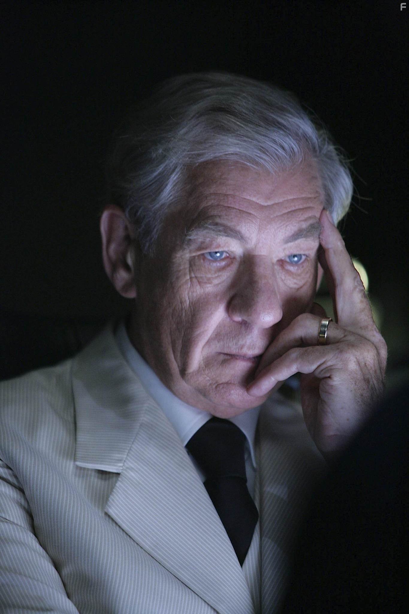 Ian McKellen in Заключенный (2009)