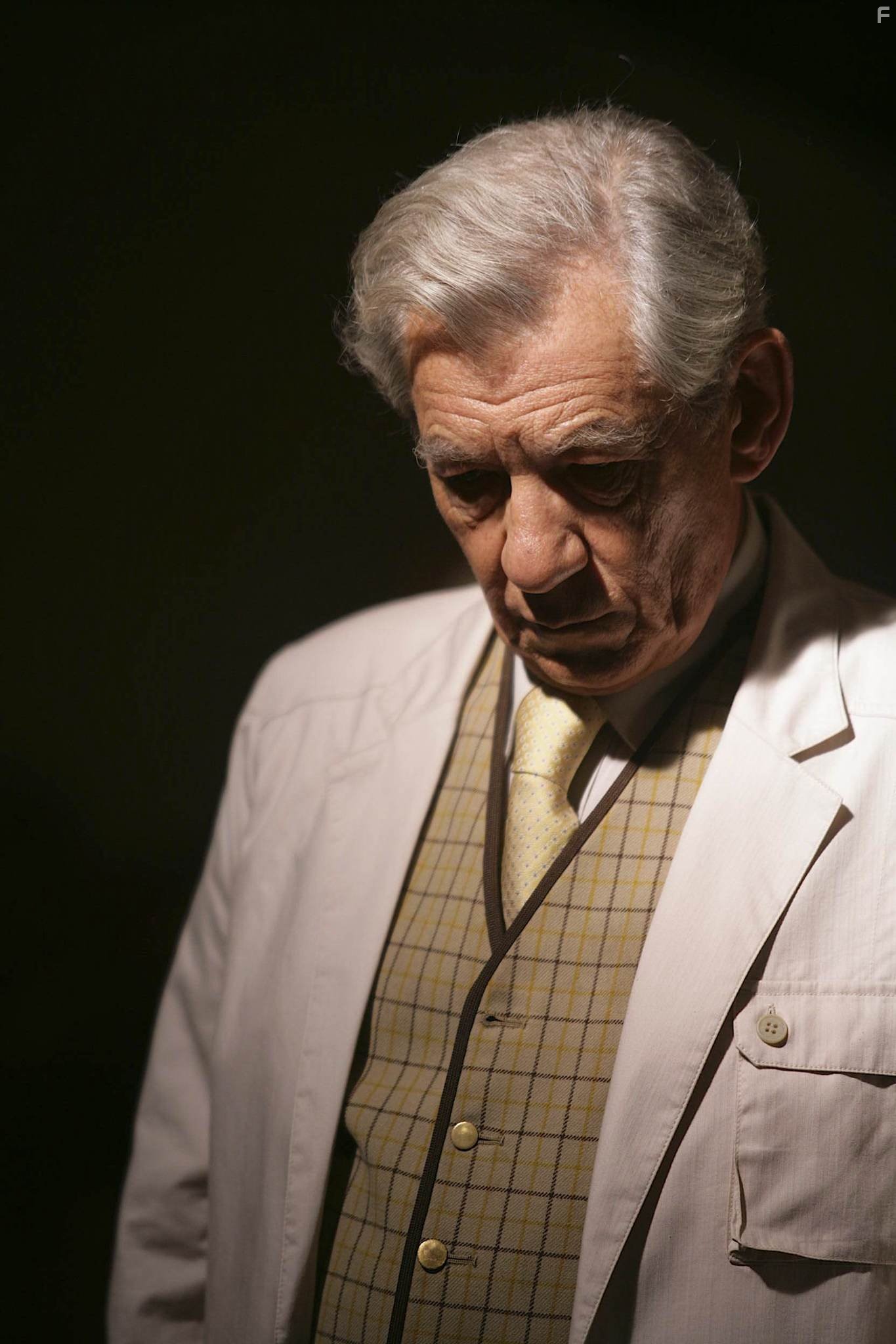 Ian McKellen in Заключенный (2009)
