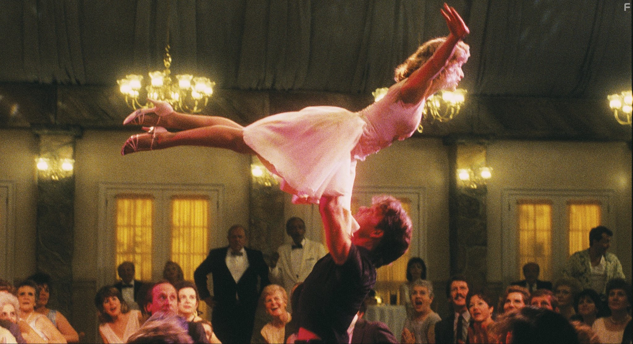 Jennifer Grey and Patrick Swayze in Грязные танцы (1987)