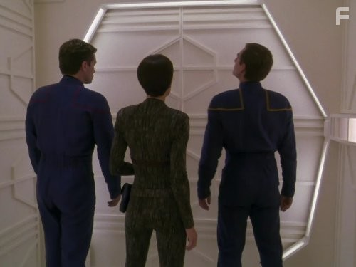 Scott Bakula, Jolene Blalock, and Connor Trinneer in Звездный путь: Энтерпрайз (2001)