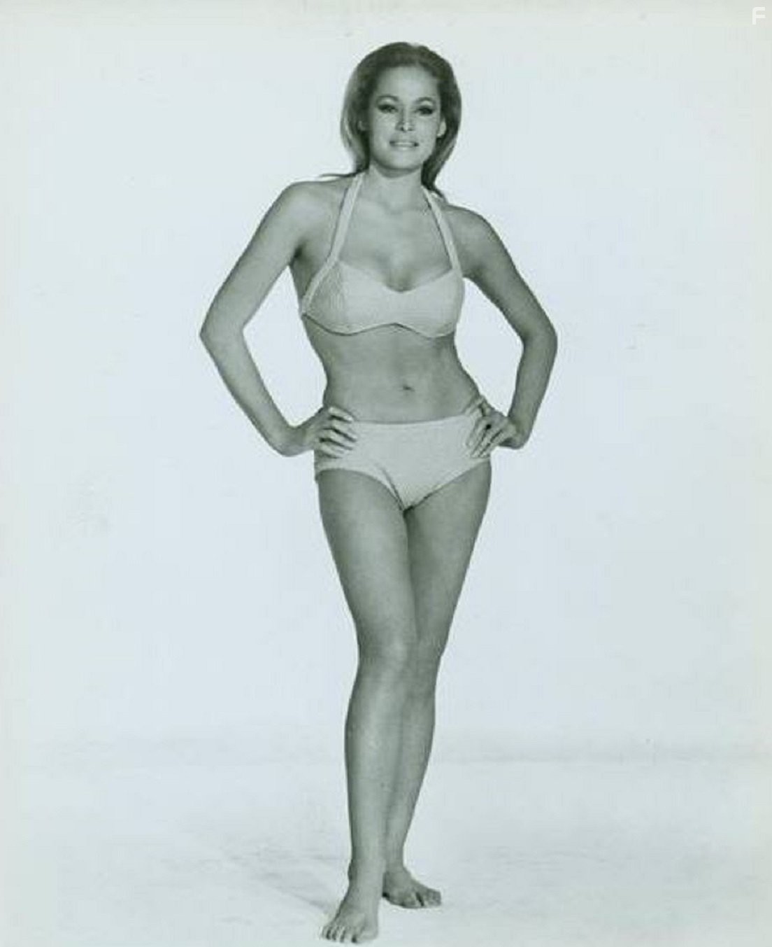 Ursula Andress in Вечеринка в Акапулько (1963)