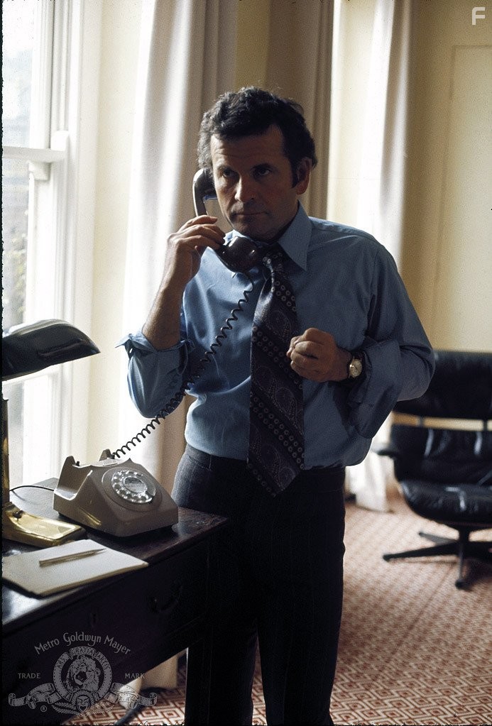 Ian Holm in Джаггернаут (1974)