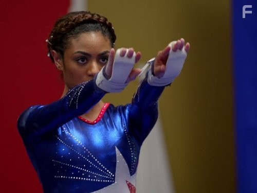 Chelsea Tavares in Гимнастки (2009)