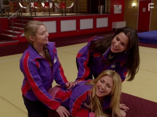 Гимнастки (2009)