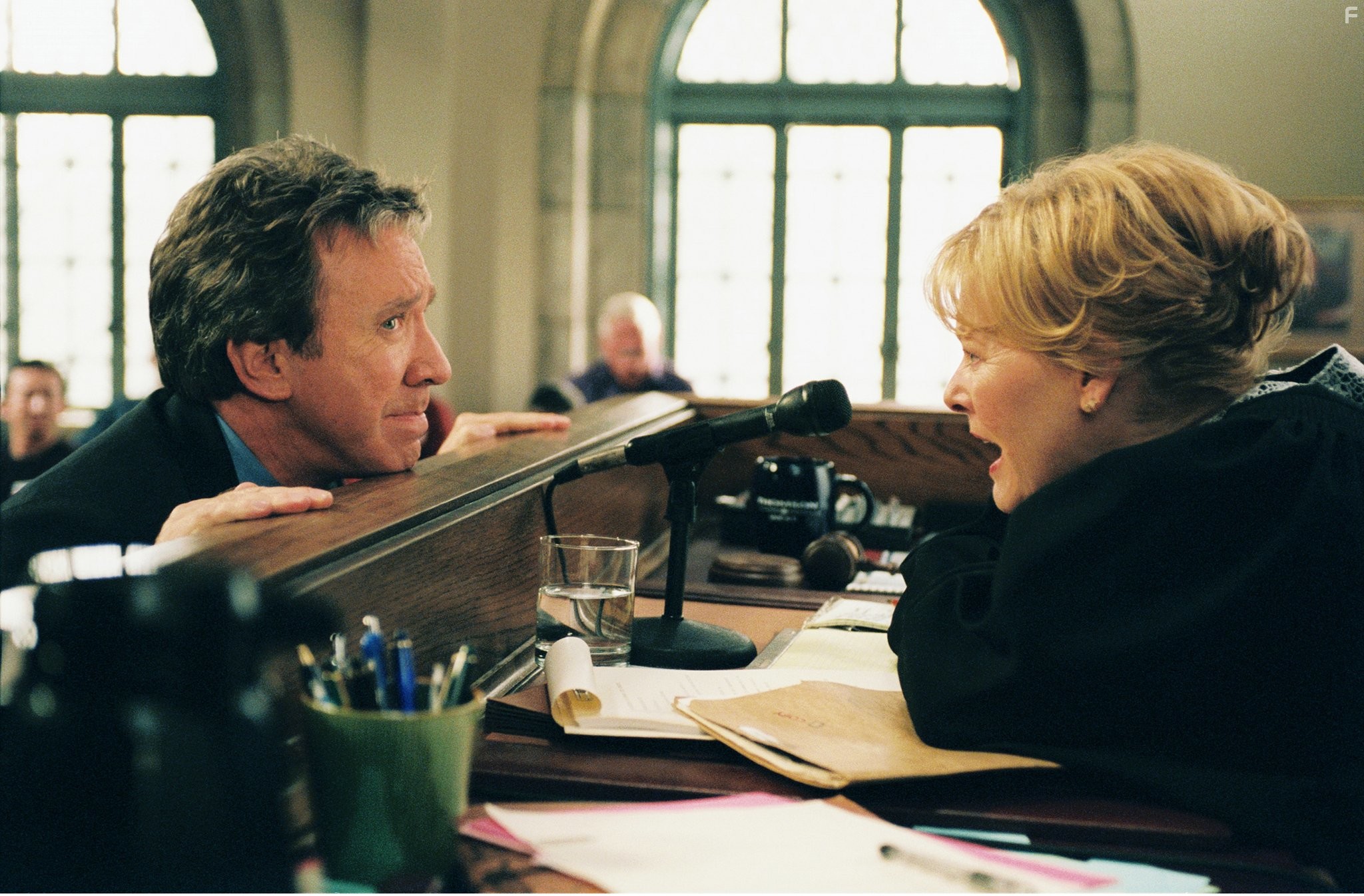 Tim Allen and Jane Curtin in Лохматый папа (2006)