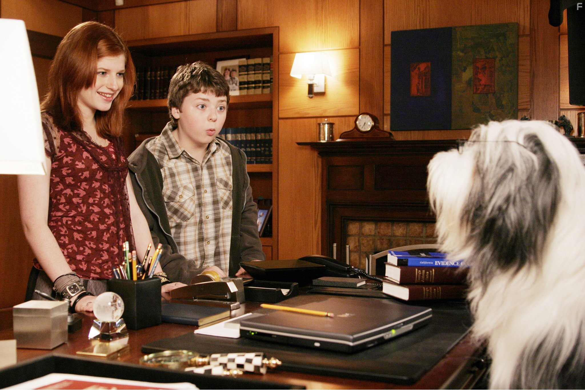 Spencer Breslin and Zena Grey in Лохматый папа (2006)