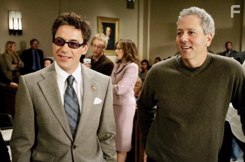 Robert Downey Jr., Annabelle Gurwitch, David Hoberman, and Joshua Leonard in Лохматый папа (2006)