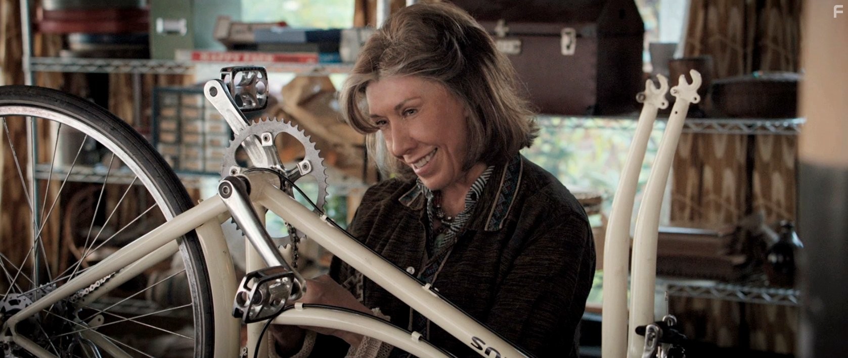 Lily Tomlin in Экзамен для двоих (2013)