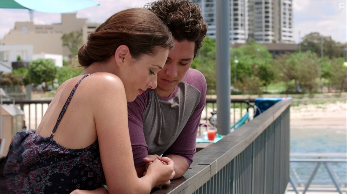 Gemma Forsyth and Chai Romruen in Тайны острова Мако (2013)