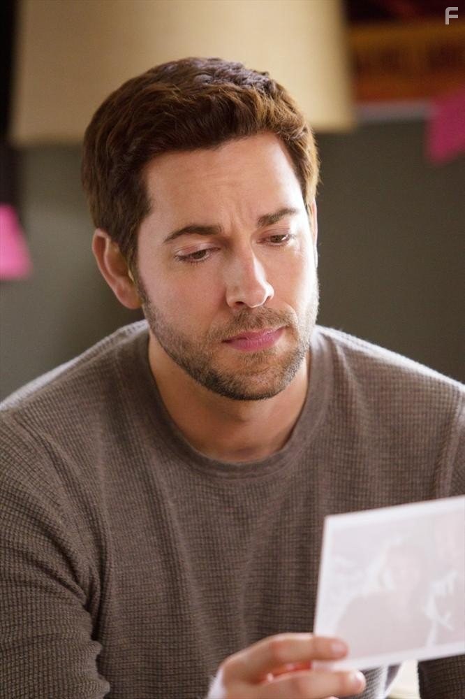 Zachary Levi in Помни воскресенье (2013)