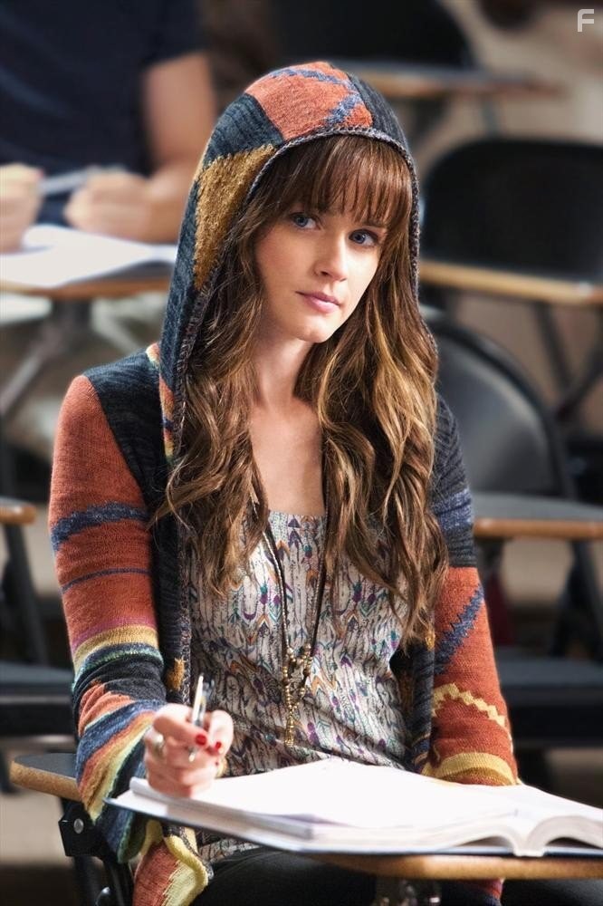 Alexis Bledel, Erik Heinila, and Zachary Levi in Помни воскресенье (2013)