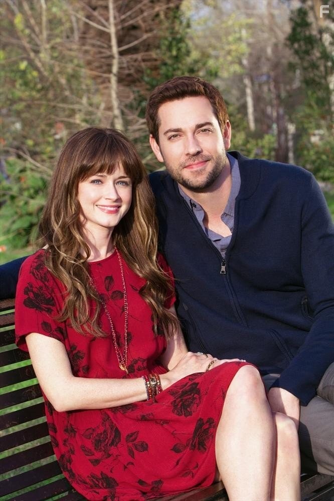 Alexis Bledel and Zachary Levi in Помни воскресенье (2013)