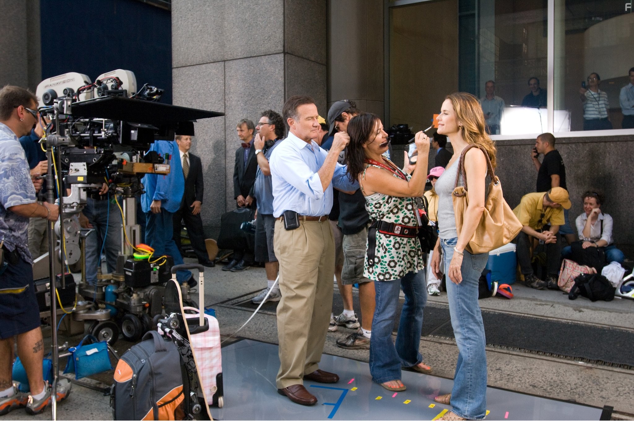 Robin Williams and Kelly Preston in Так себе каникулы (2009)