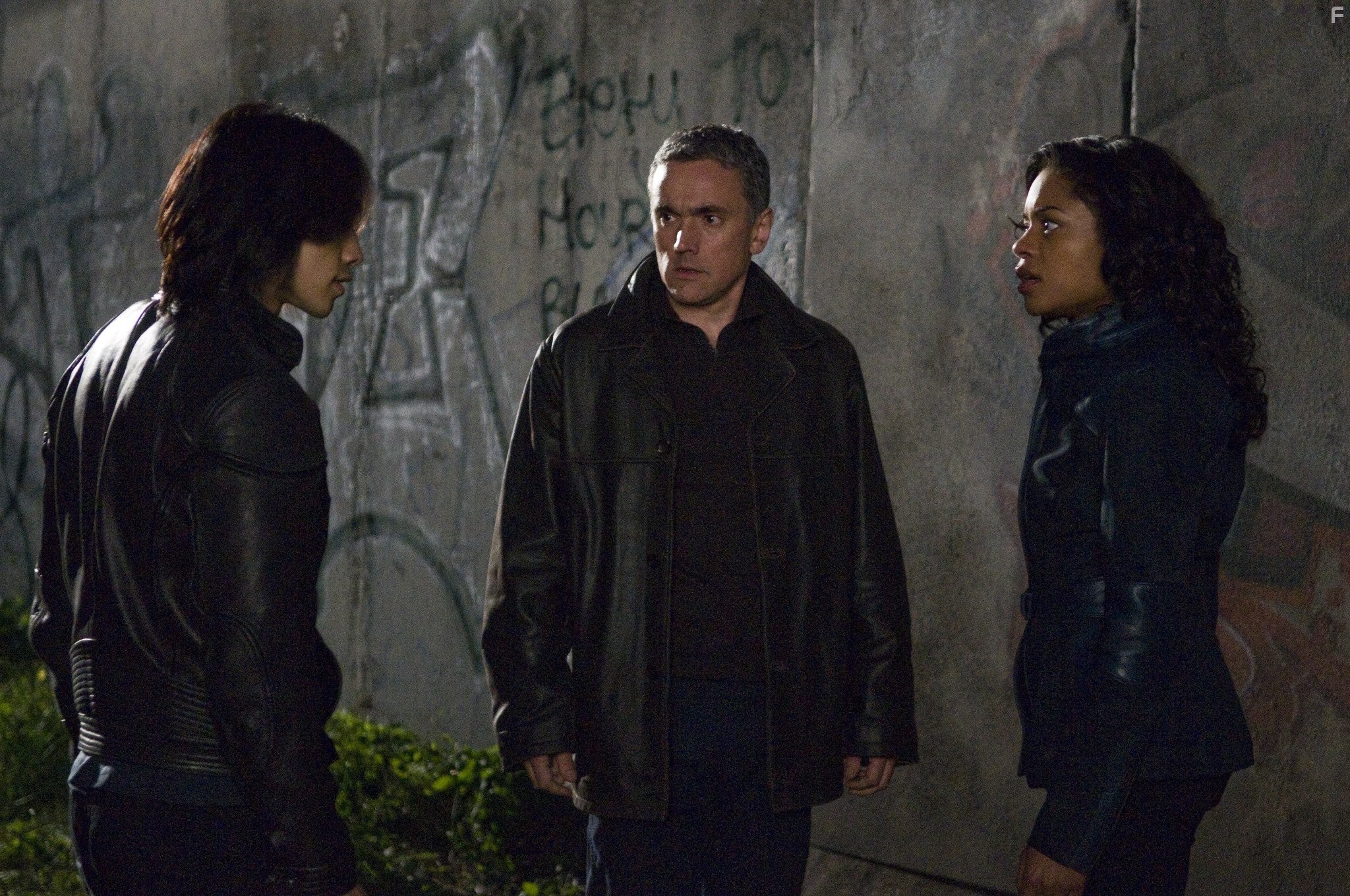 Naomie Harris, Ben Miles, and Rain in Ниндзя-убийца (2009)