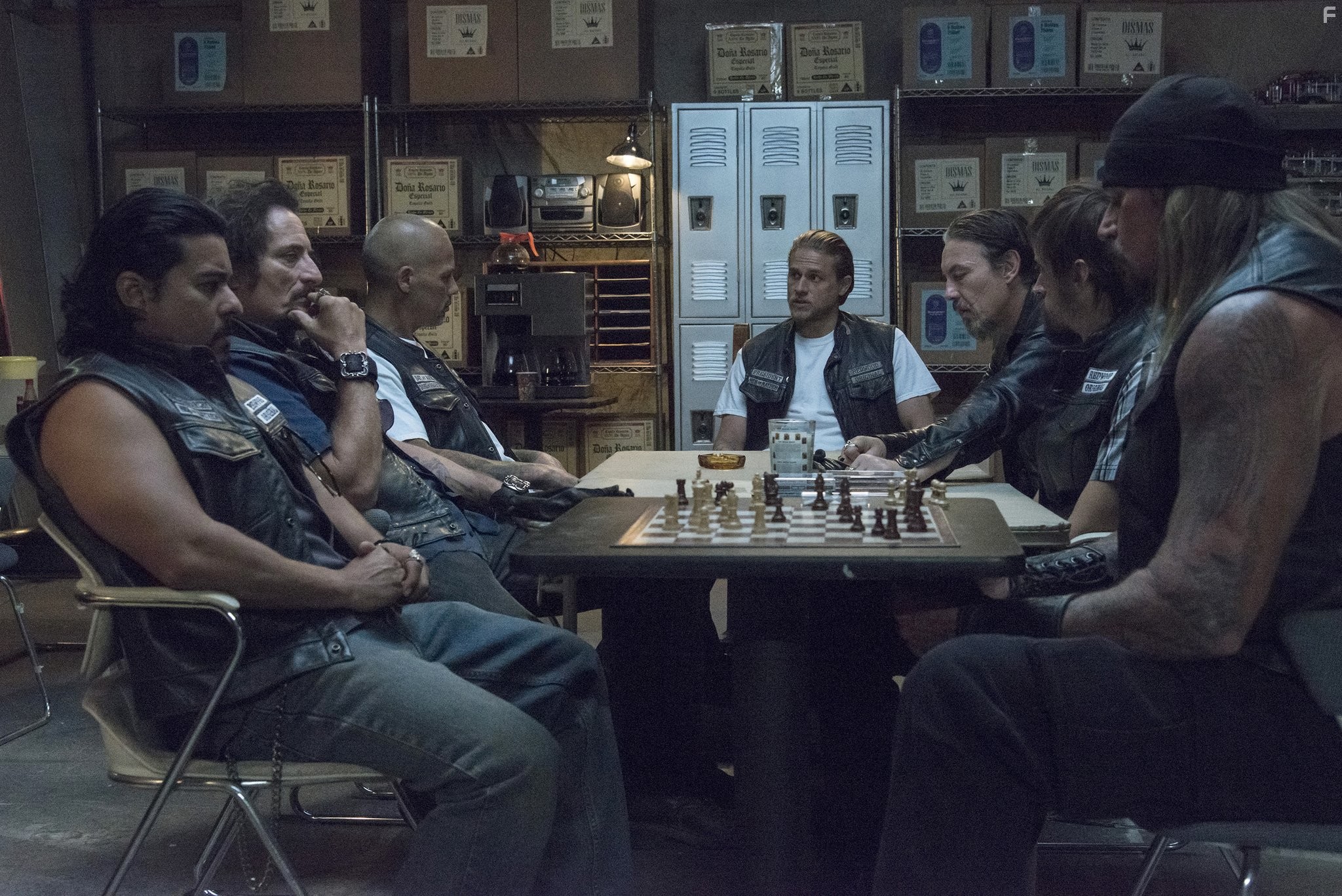 Kim Coates, Tommy Flanagan, Charlie Hunnam, Jacob Vargas, Niko Nicotera, David Labrava, and Rusty Coones in Сыны анархии (2008)