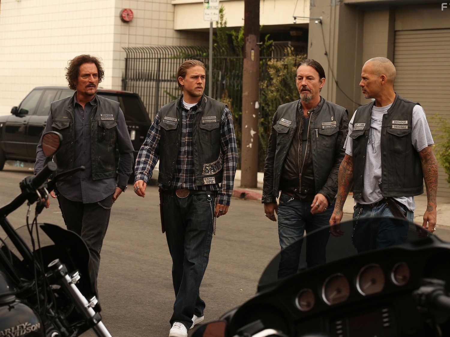 Kim Coates, Tommy Flanagan, Charlie Hunnam, and David Labrava in Сыны анархии (2008)