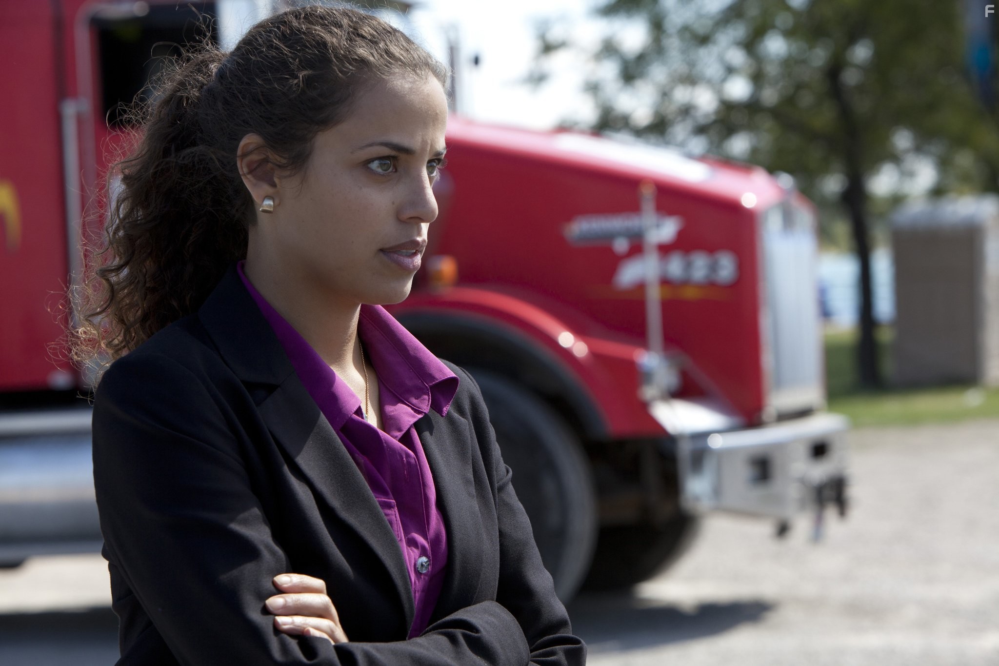 Athena Karkanis in Низкое зимнее солнце (2013)