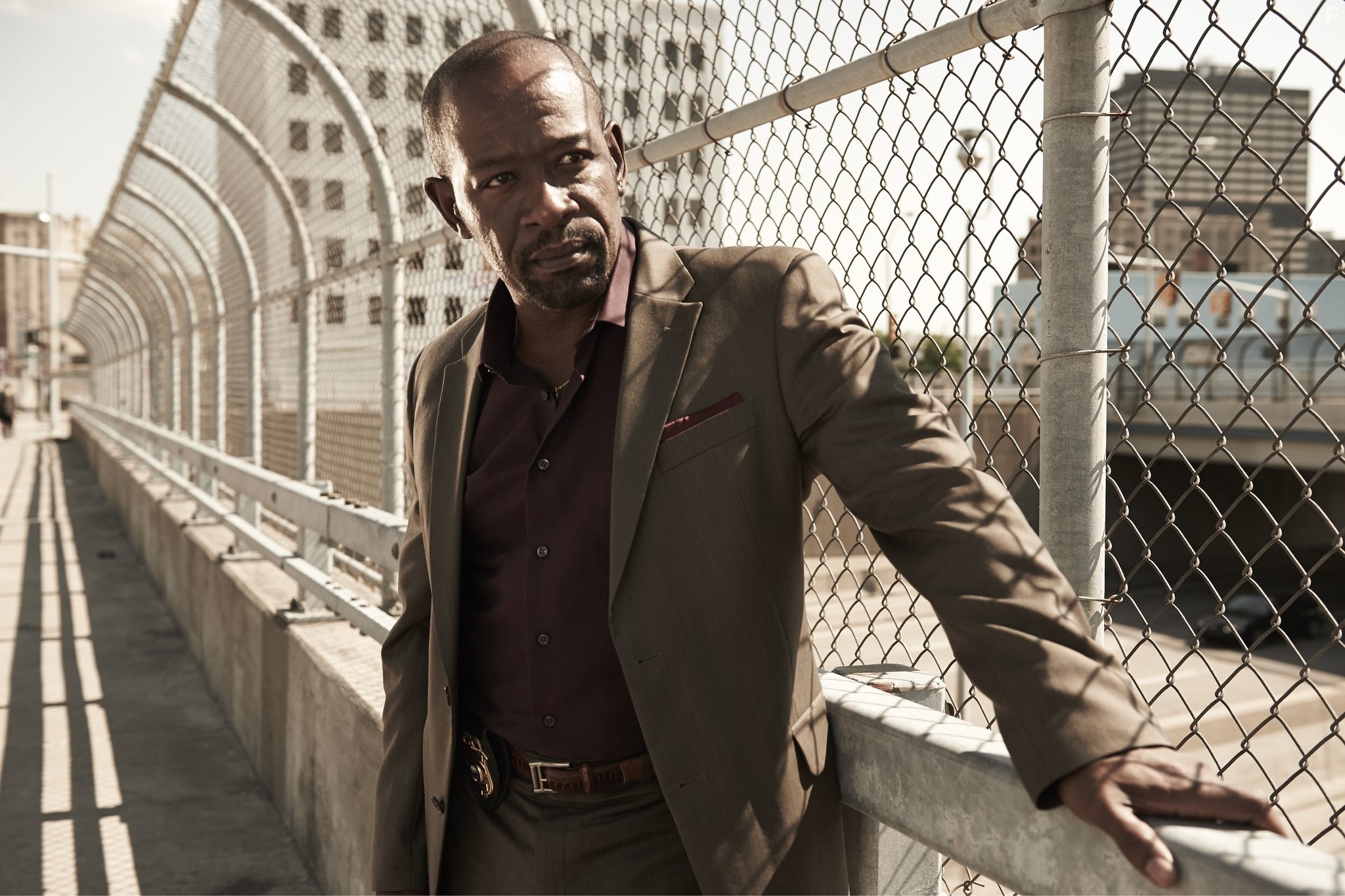 Lennie James in Низкое зимнее солнце (2013)