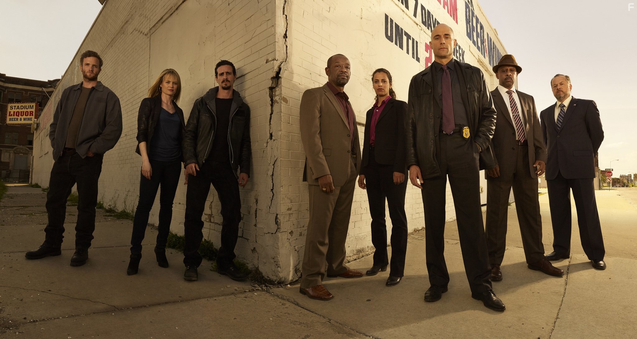 David Costabile, Sprague Grayden, Lennie James, James Ransone, Ruben Santiago-Hudson, Mark Strong, and Athena Karkanis in Низкое зимнее солнце (2013)