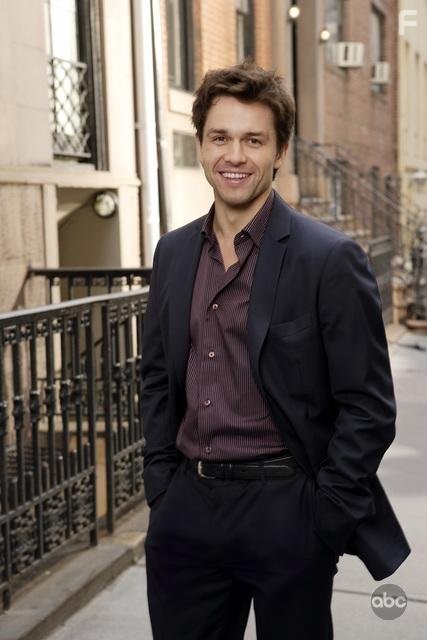 Julian Ovenden in Кашемировая мафия (2008)