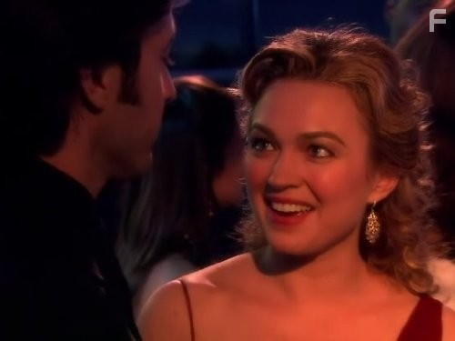 Sophia Myles and Alex O'Loughlin in Лунный свет (2007)