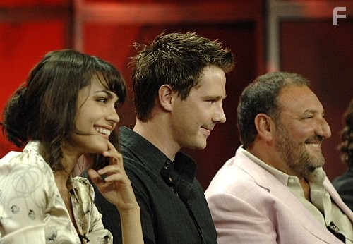 Jason Dohring and Shannyn Sossamon in Лунный свет (2007)