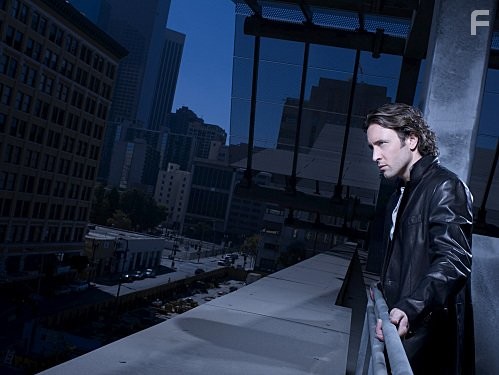 Alex O'Loughlin in Лунный свет (2007)