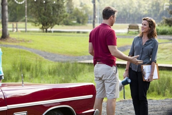 Rachel Griffiths and Rodger Corser in Лагерь (2013)