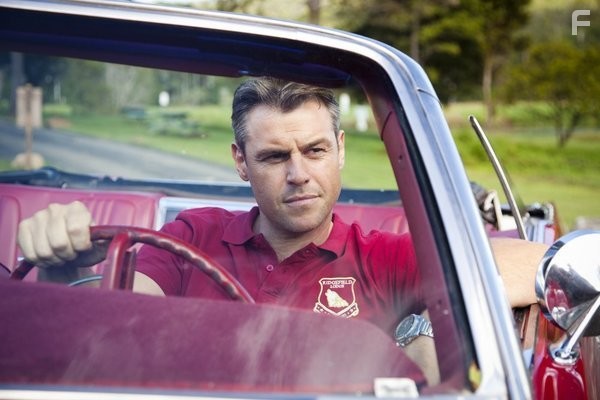 Rodger Corser in Лагерь (2013)