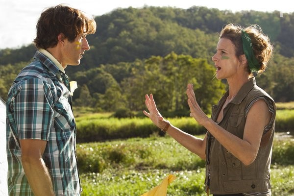 Rachel Griffiths and Jonathan La in Лагерь (2013)