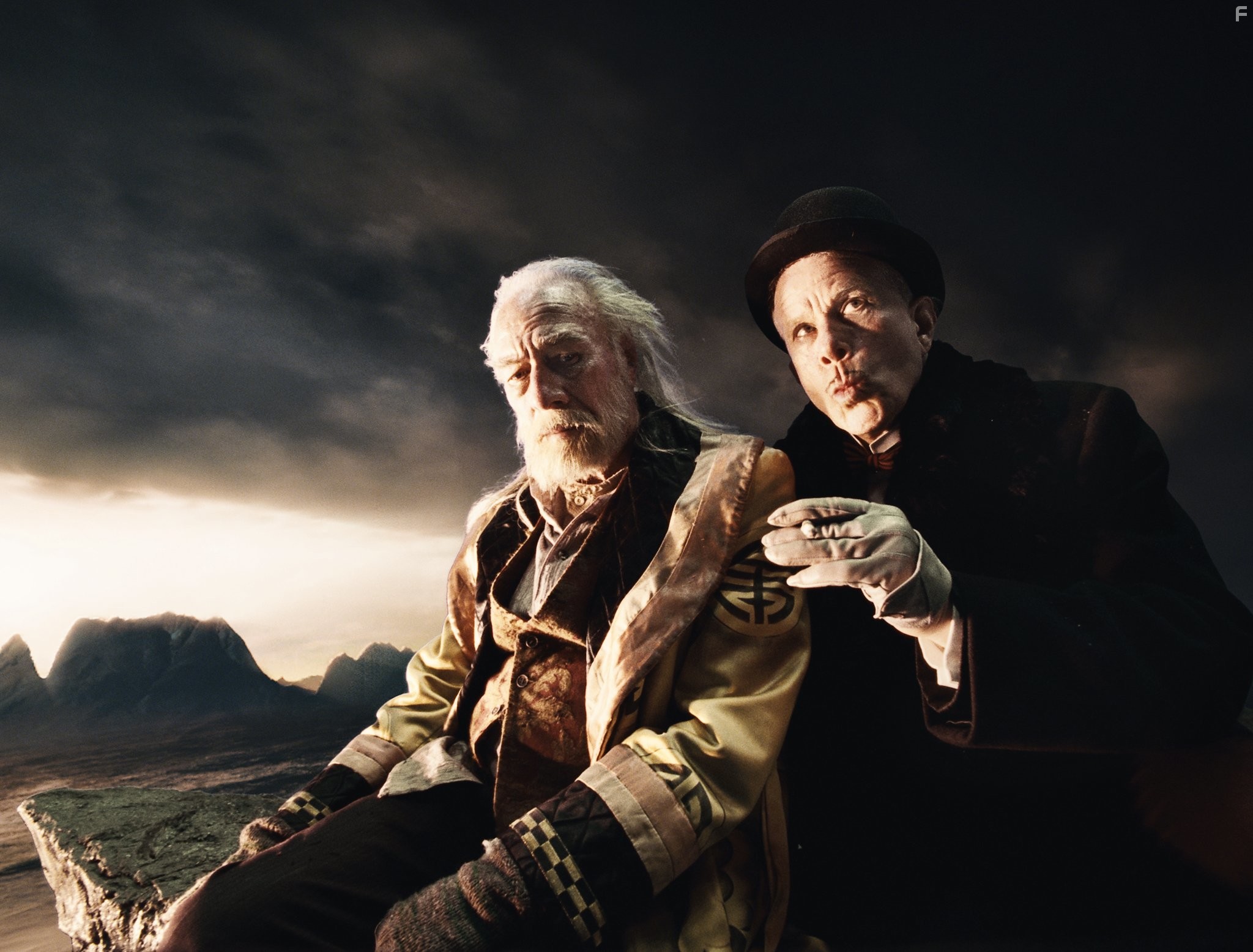 Christopher Plummer and Tom Waits in Воображариум доктора Парнасса (2009)