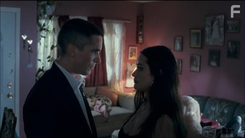 Christian Bale and Samantha Esteban in Крутые времена (2005)