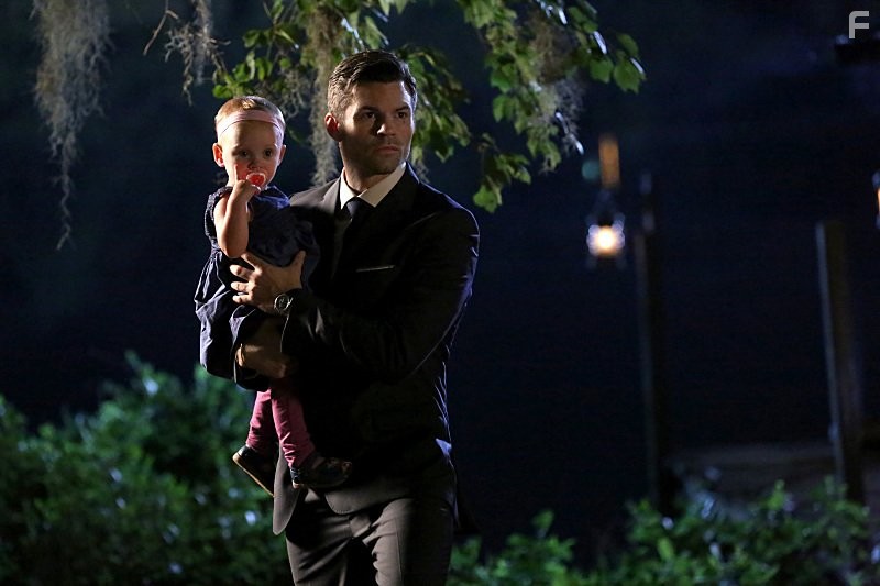 Daniel Gillies in Древние (2013)