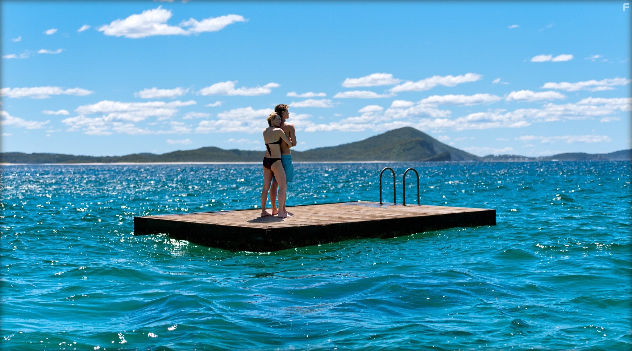 Robin Wright and Xavier Samuel in Тайное влечение (2013)