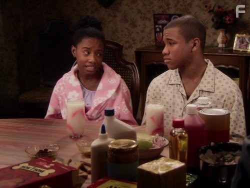 Все ненавидят Криса (2005)