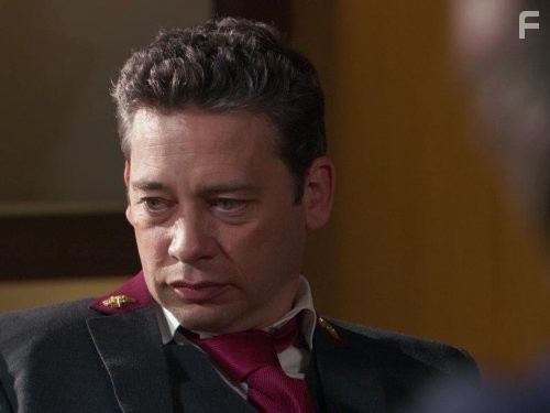 Dexter Fletcher in Отель Вавилон (2006)