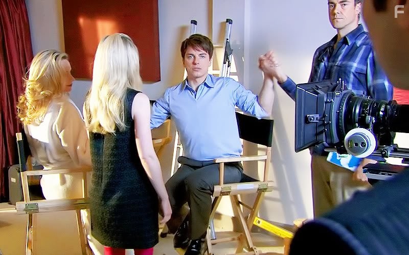 John Barrowman in Отель Вавилон (2006)