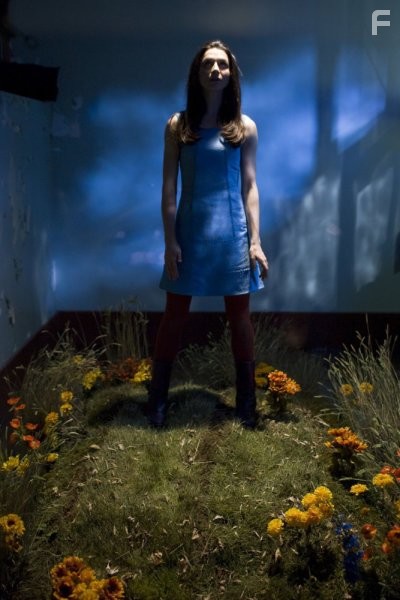 Caterina Scorsone in Алиса в стране чудес (2009)