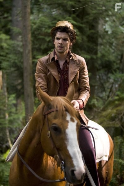 Andrew Lee Potts in Алиса в стране чудес (2009)