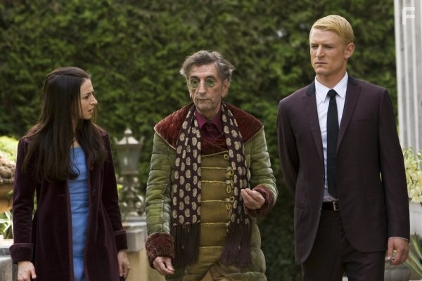 Harry Dean Stanton, Caterina Scorsone, and Philip Winchester in Алиса в стране чудес (2009)