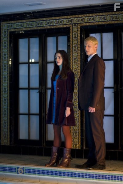 Caterina Scorsone in Алиса в стране чудес (2009)