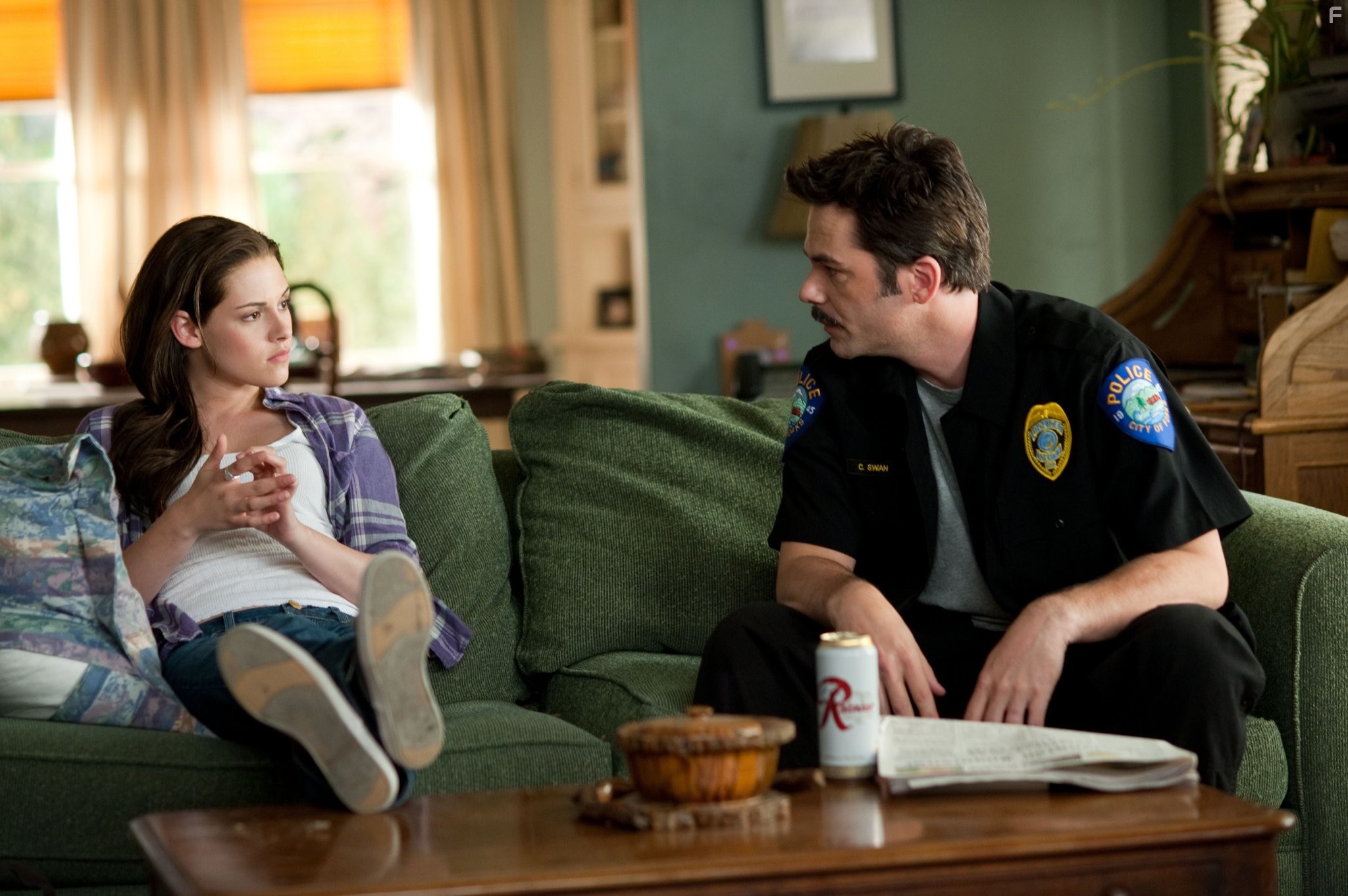 Billy Burke and Kristen Stewart in Сумерки. Сага. Затмение (2010)