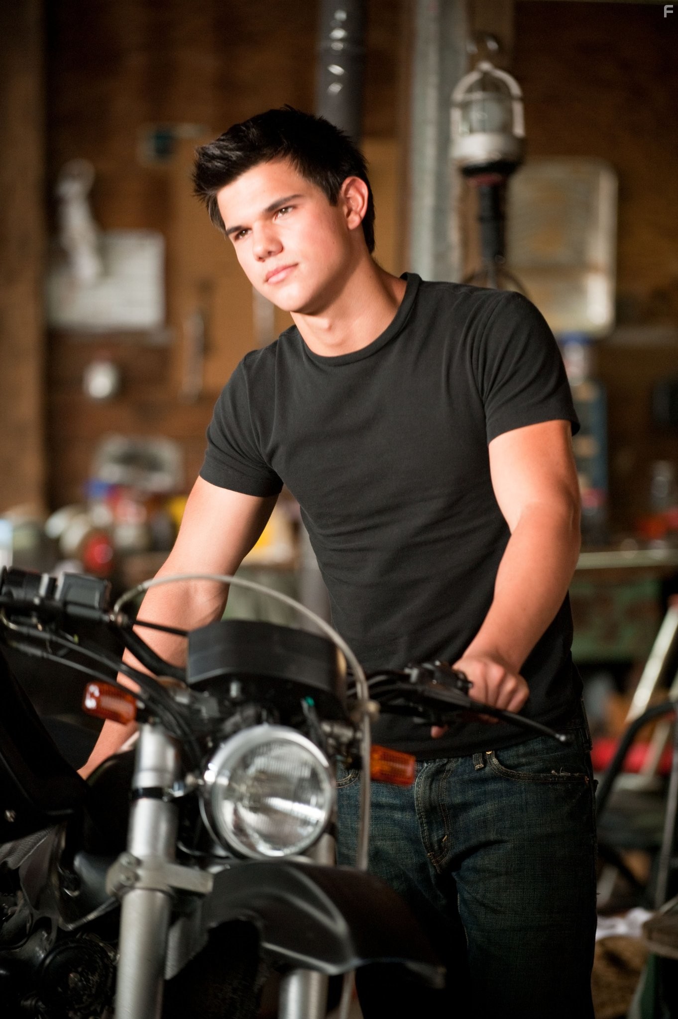 Taylor Lautner in Сумерки. Сага. Затмение (2010)
