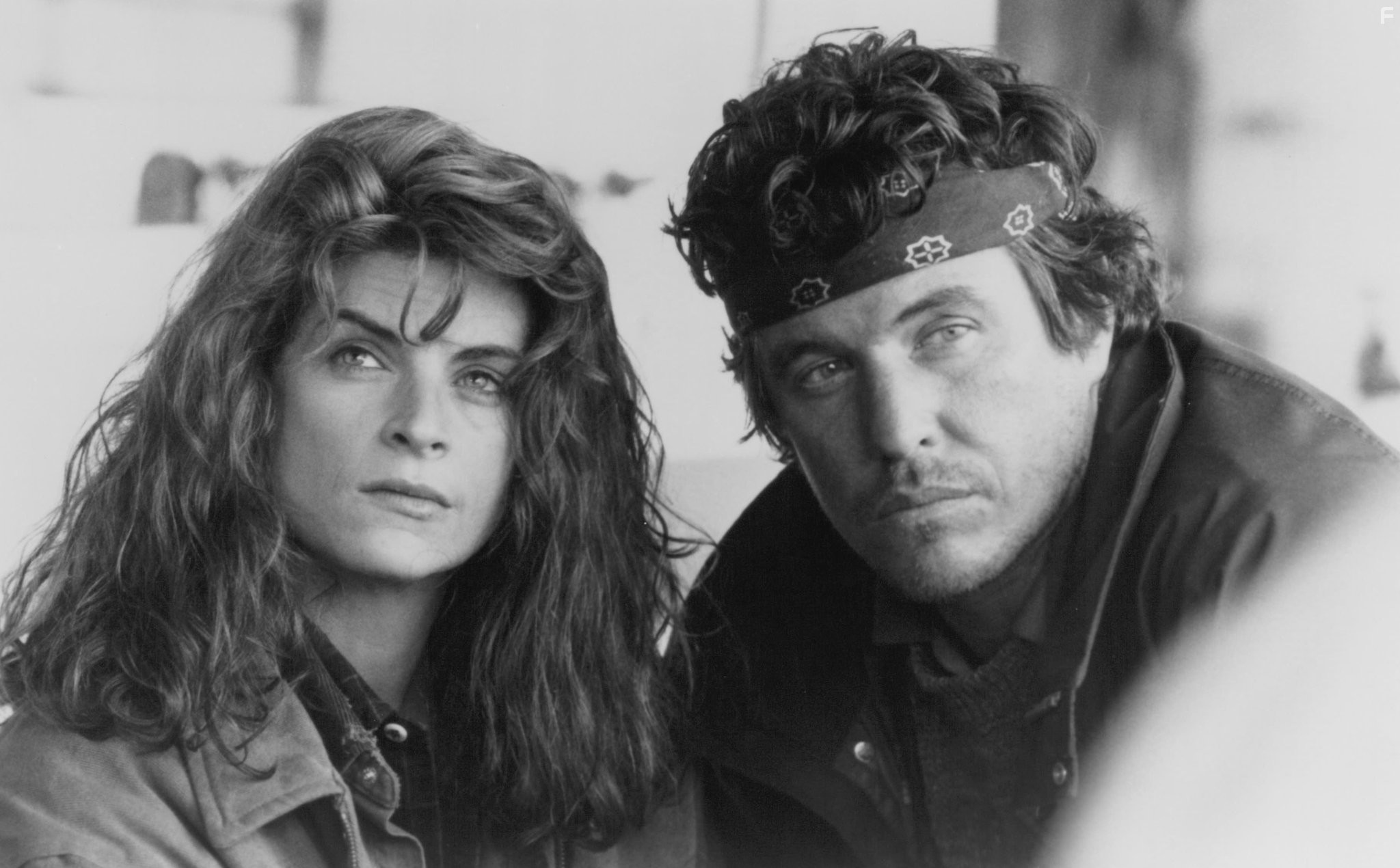 Kirstie Alley and Tom Berenger in Огонь на поражение (1988)