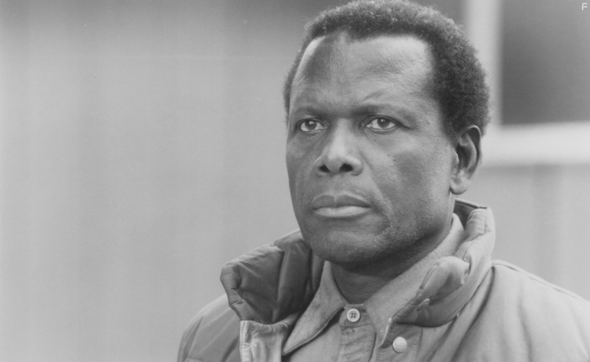 Sidney Poitier in Огонь на поражение (1988)
