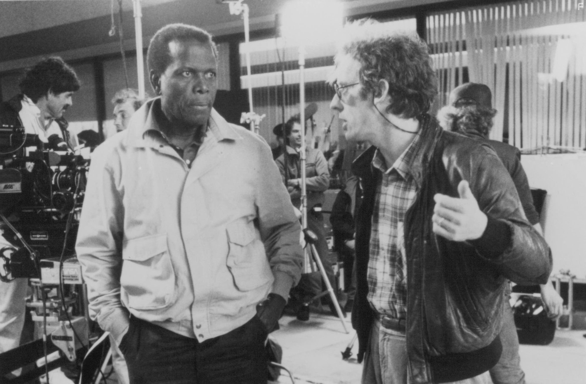 Sidney Poitier and Roger Spottiswoode in Огонь на поражение (1988)