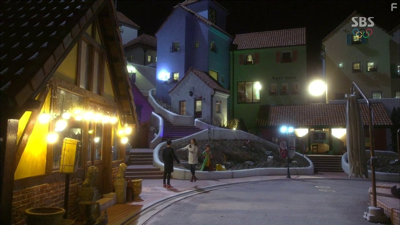 Ji-hyun Jun and Soo-Hyun Kim in Человек со звезды (2013)